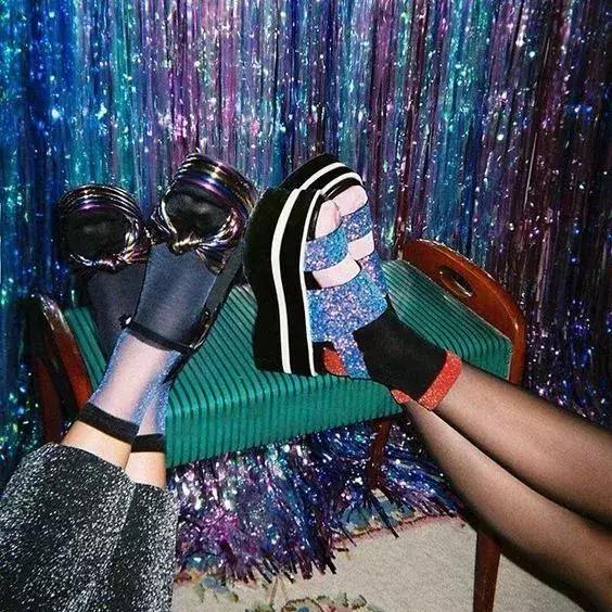 让杨幂热巴都爱不释手的白毛衣,迪丽热巴杨幂同款单品