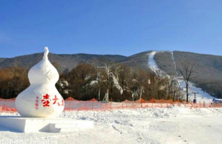 国内10大滑雪旅游攻略,国内必打卡滑雪场