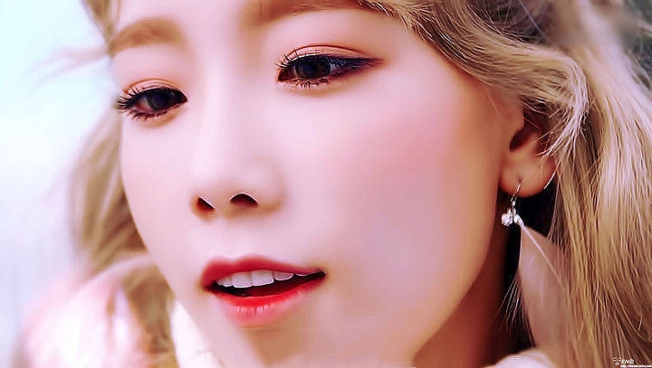 金泰妍ins评论bts,金泰妍solo2015mama