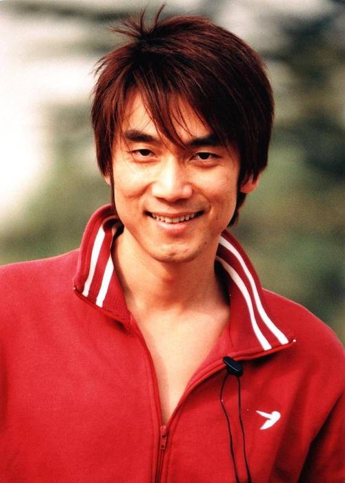 男歌手林依轮简历,明星林依轮照片