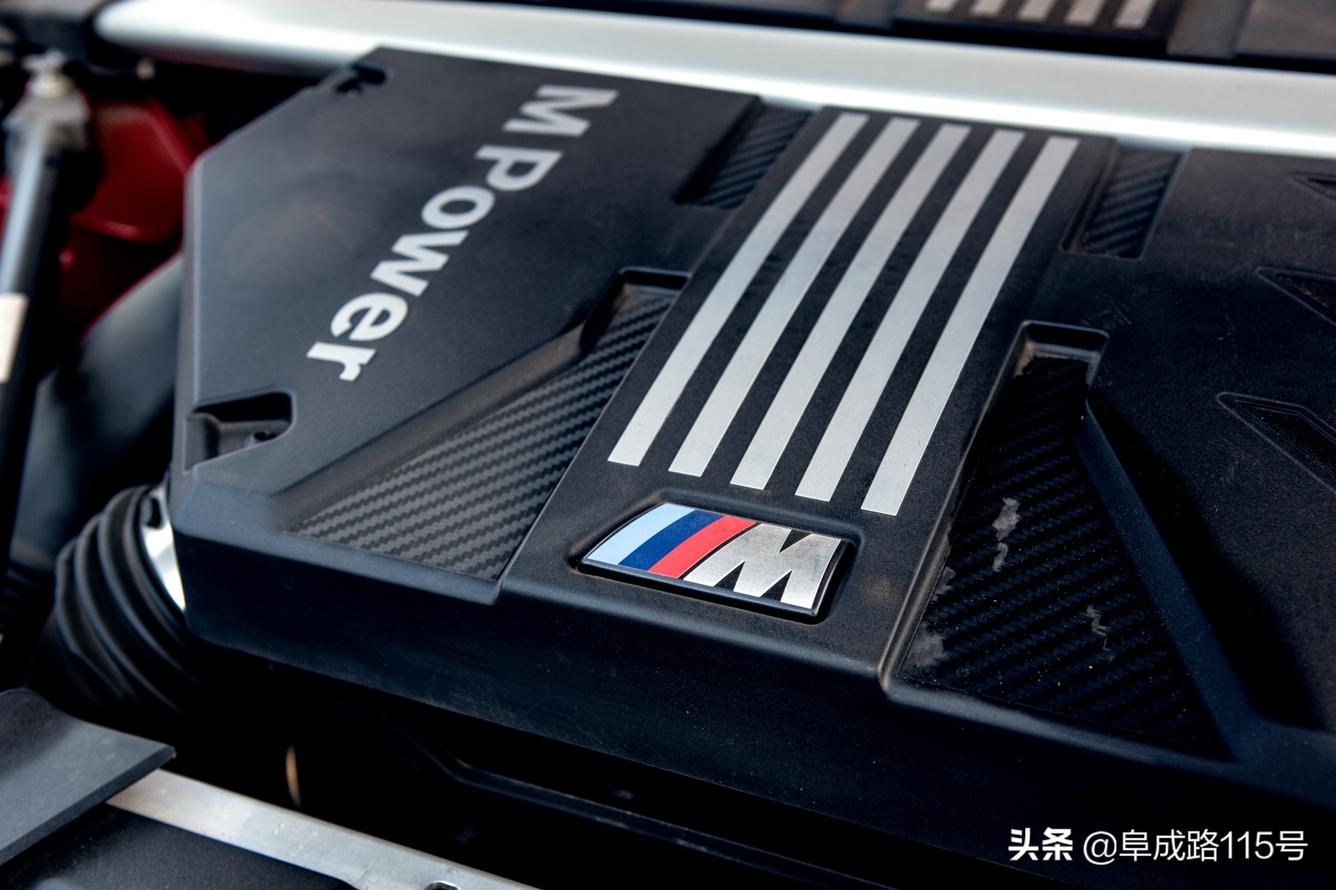 买发动机送车的是什么车,宝马x4m引擎