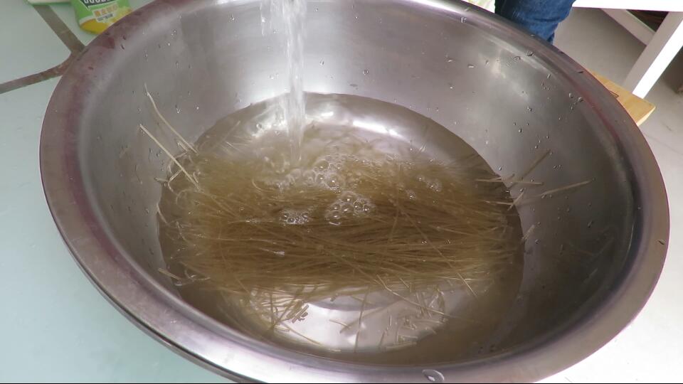 白菜炖粉条怎样做才最好吃,五花肉炖白菜炖豆腐炖粉条的做法