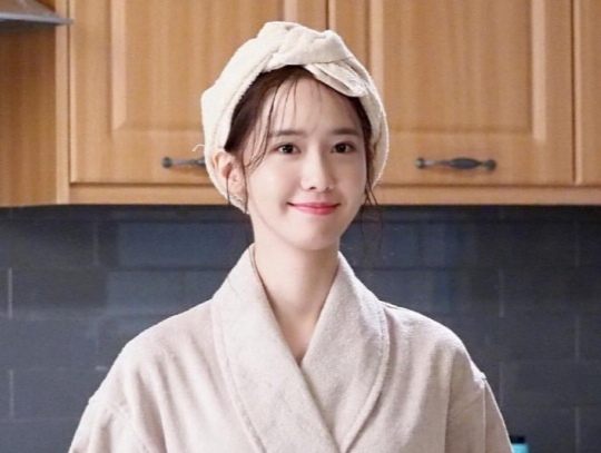 头发一天不洗就很痒有很多头皮屑,头发洗了一天头皮就很痒怎么回事