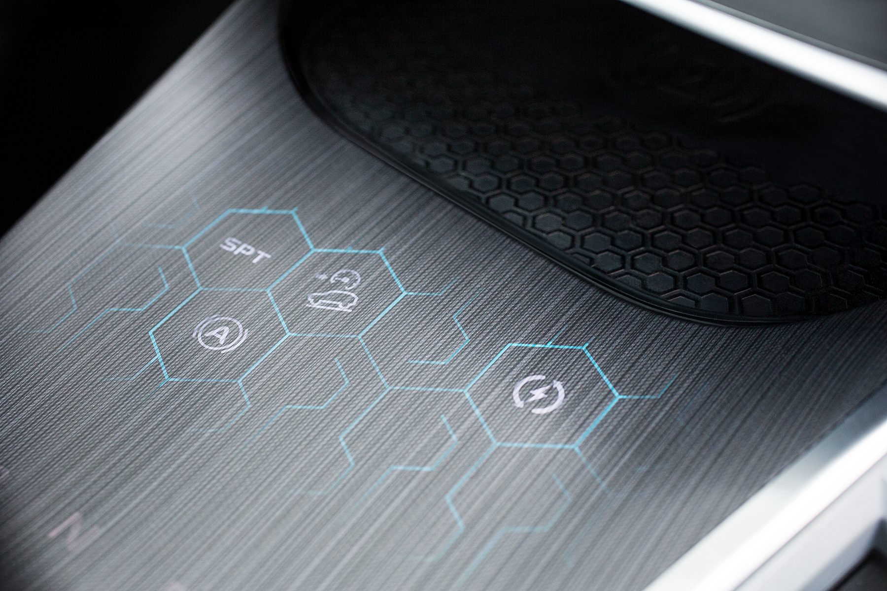 从“微米工厂”的表面，看看吉利动力体系的里面