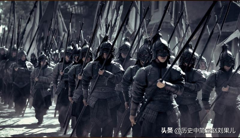 诸葛亮劝解刘禅怎样处理朝政,易中天评曹操看透人性