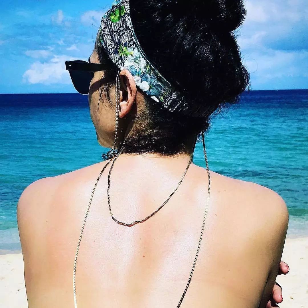 我太太太难了！项链戴在脖子上还做错了？