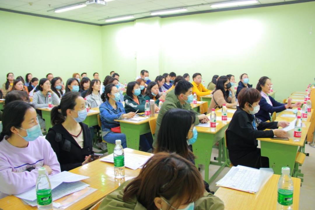 为什么哈哈教育创思华捷的家长会总能场场爆满？