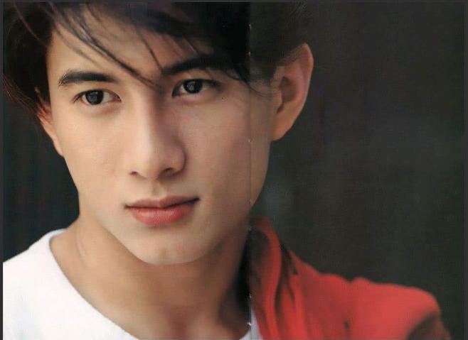 吴奇隆撞脸成龙对比照,为啥吴奇隆老了跟成龙有点像