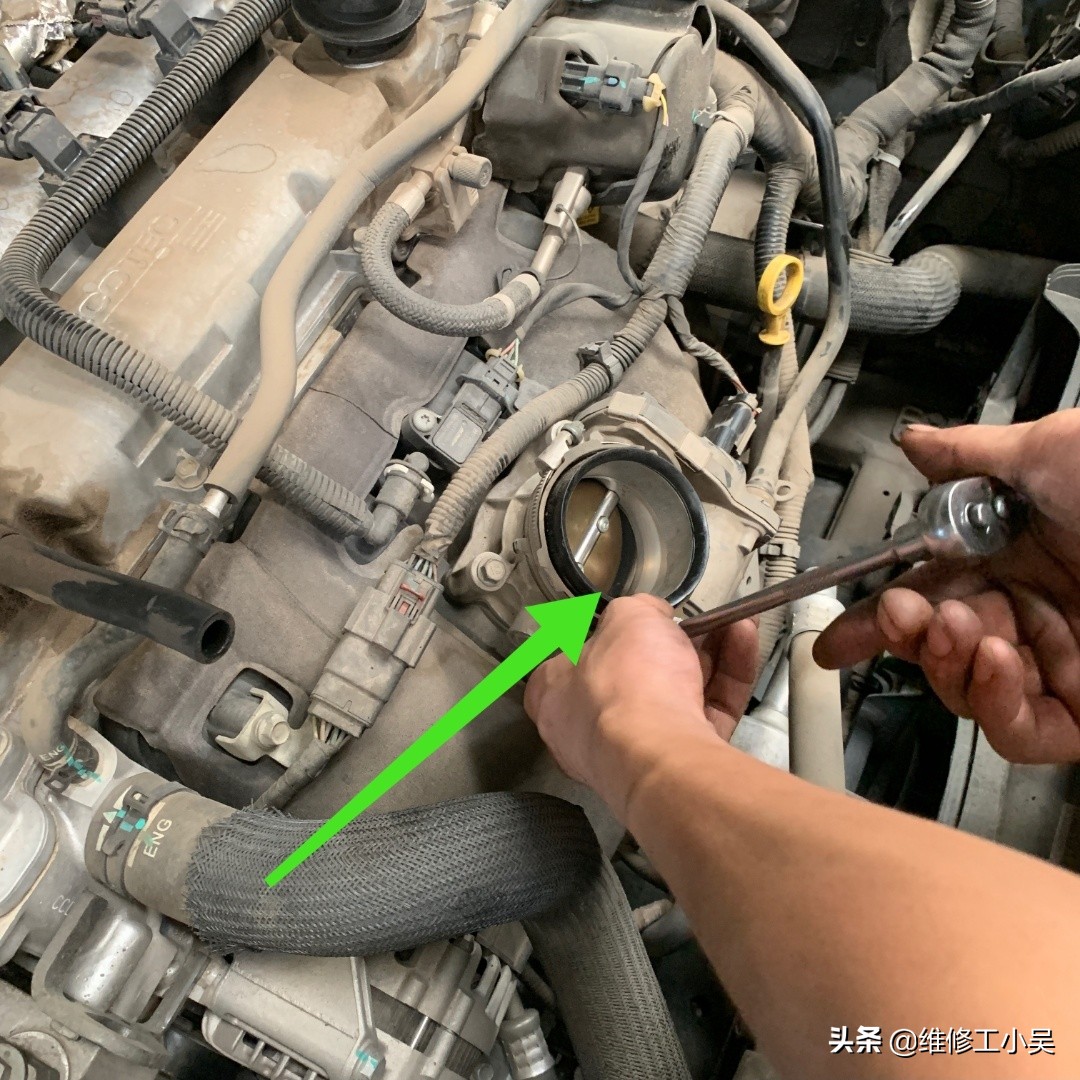 朗逸发动机故障灯亮油耗升高原因,油耗高发动机故障灯亮黄灯