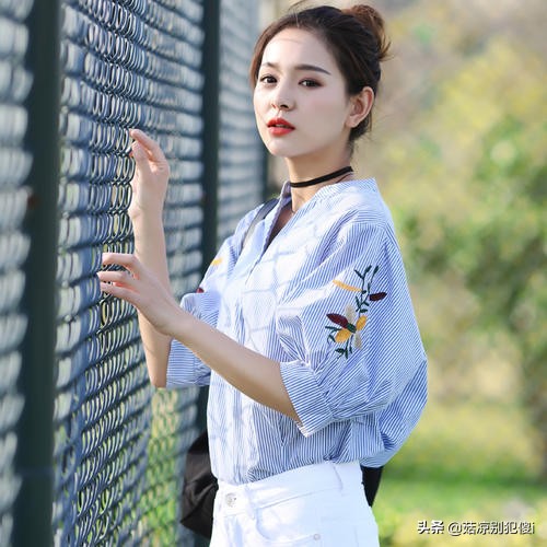 皮肤黑黄适合穿抹茶色吗,皮肤黄穿奶油黄好看吗