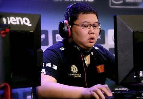 PDD电脑配置曝光，充分彰显骚猪气质，跑分结果却让PDD直呼换电脑