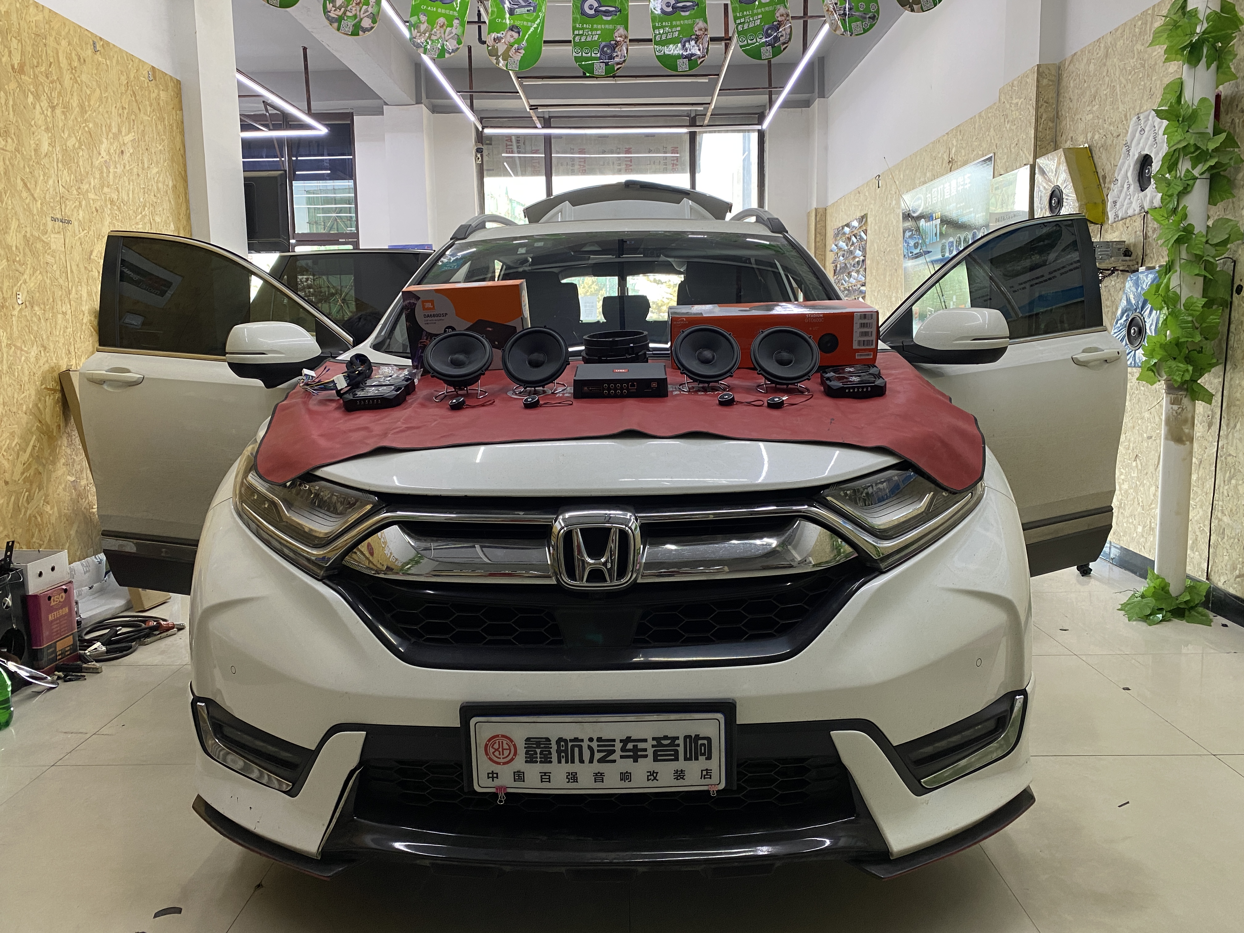 蔡甸本田crv汽车音响喇叭改装,东莞汽车crv隔音音响改装