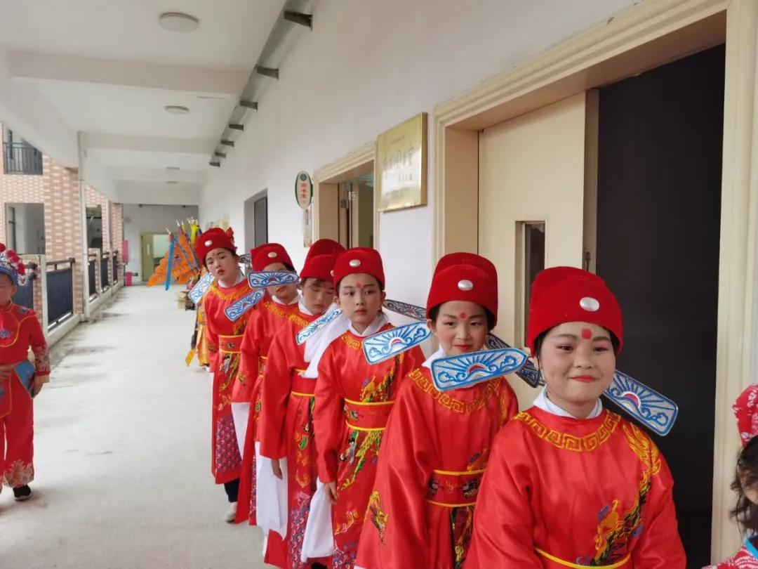 儿童庆祝建党100周年文艺汇演,庆祝建党百年文艺演出儿童合唱