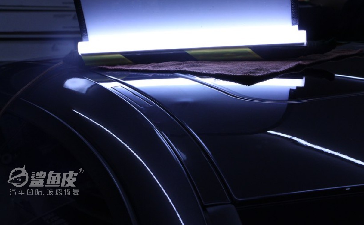 汽车车顶修复凹陷免钣金喷漆,汽车车顶两侧钣金凹陷修复