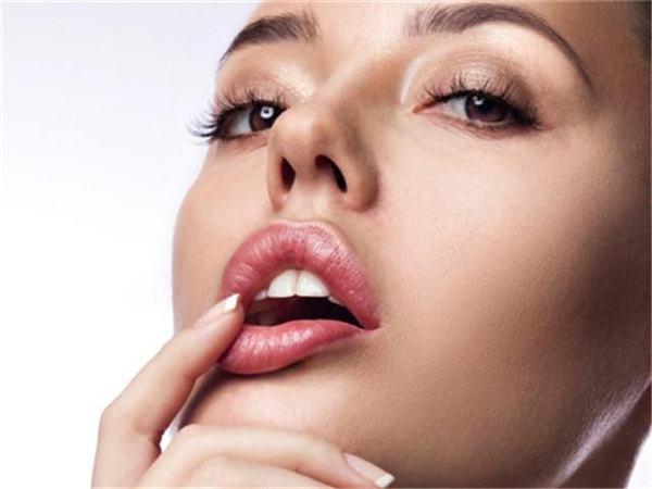常见的唇部问题有干燥脱皮唇纹,为什么嘴唇唇纹越来越多