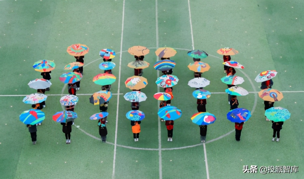 “油纸伞上的连环画”暨华江小学第三届海派连环画节开幕的