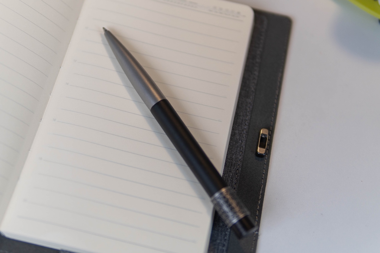 有小秘密也不慌，笔下文创指纹解锁笔记本上线小米有品