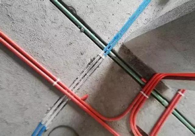 装修冷热水管需不需要间隔十公分,冷热水管间距不小于20公分的原因