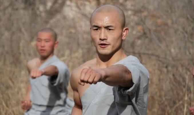 一龙崔洪万被泼冷水,一龙ko崔洪万全部视频