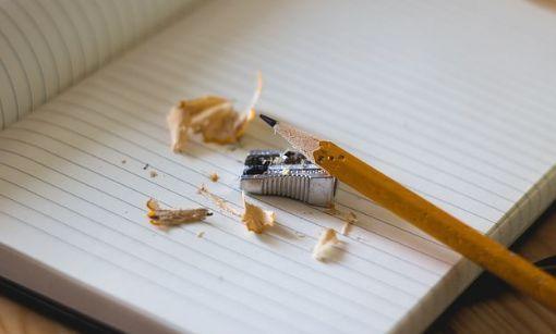 水彩画入门零基础教程彩铅,彩铅水彩素描油画先学哪个