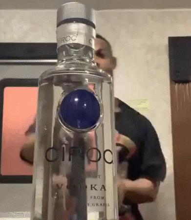 瓶盖挑战康纳,瓶盖挑战潘玮柏