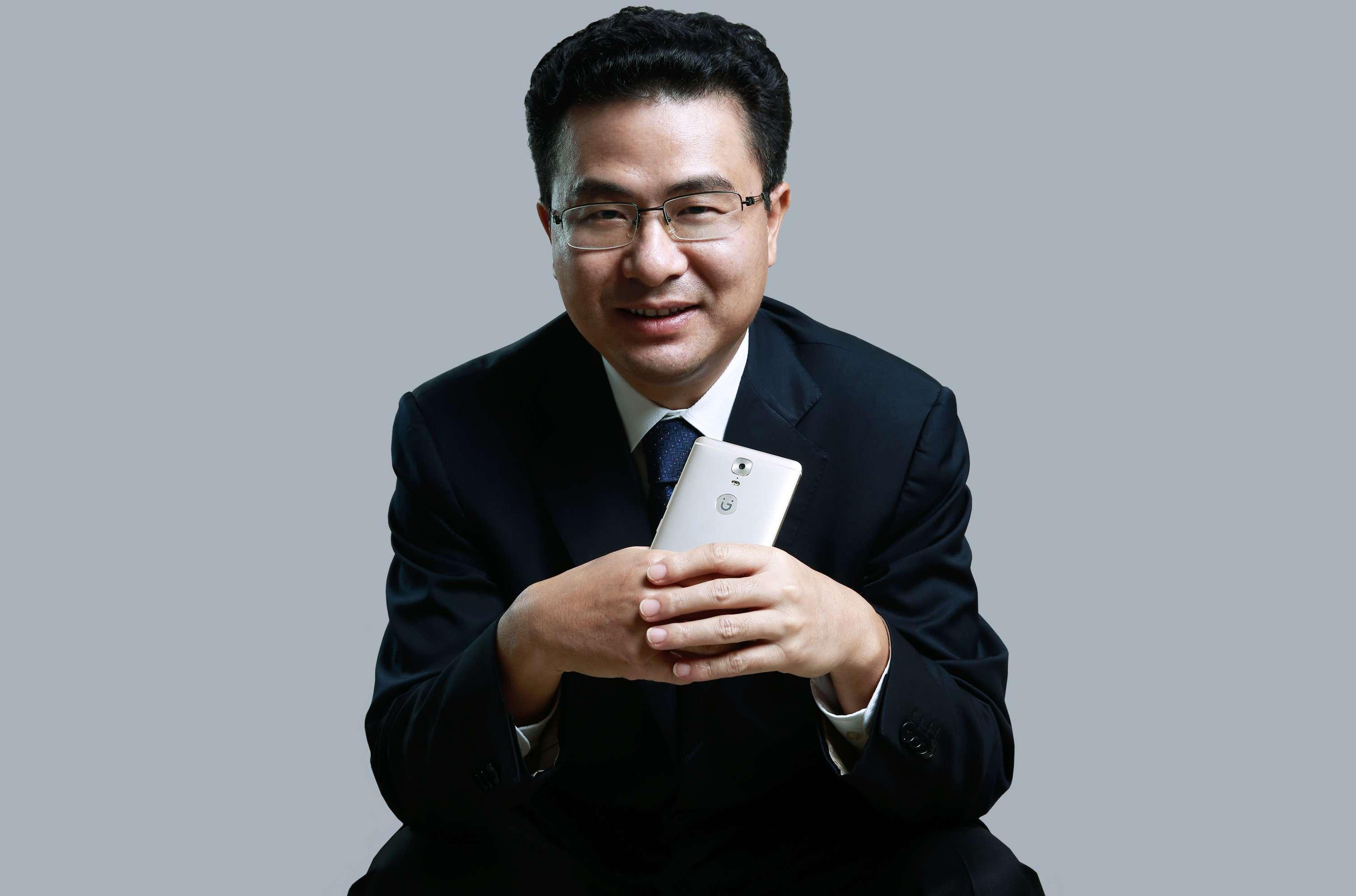 从书生到赌徒，负债两百亿去向成谜：国产手机教父刘立荣的江湖路