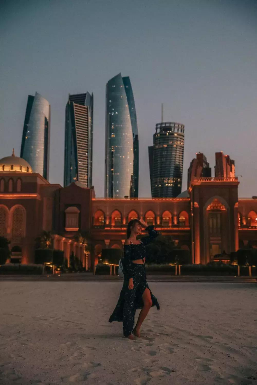 靠捡垃圾成为千亿富豪,靠捡垃圾成为千亿富翁合集