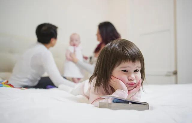 依恋布娃娃有哪些细节,婴儿依恋布娃娃