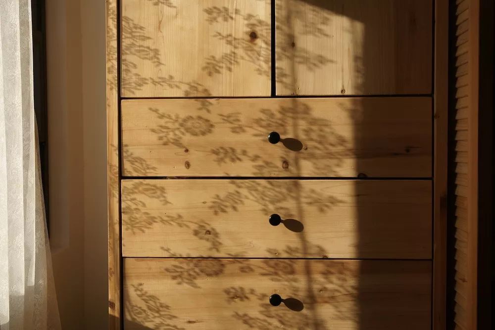 用水泥砌橱柜,用粘土做迷你橱柜