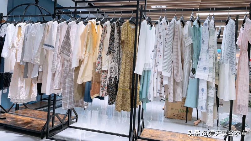 布梵品牌折扣女装尾货批发微信,成都品牌折扣尾货女装批发在哪里