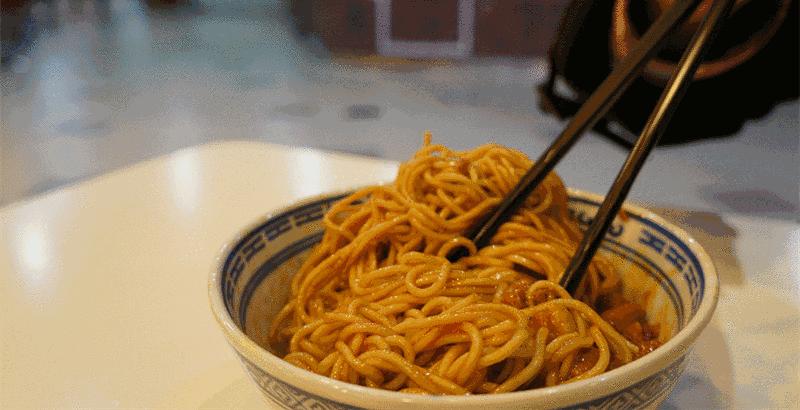 康师傅统一白象方便面哪个更好吃,吃康师傅方便面最值得买哪一款