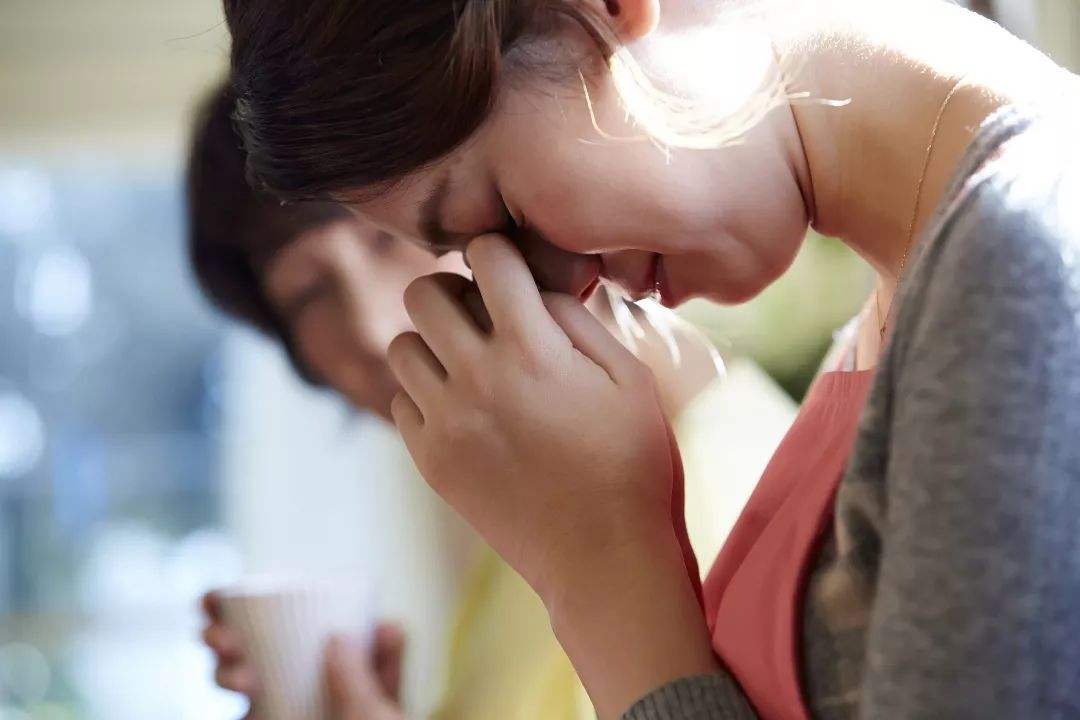 孕期腹痛有哪些常见原因,孕期腹痛别慌这些是正常的