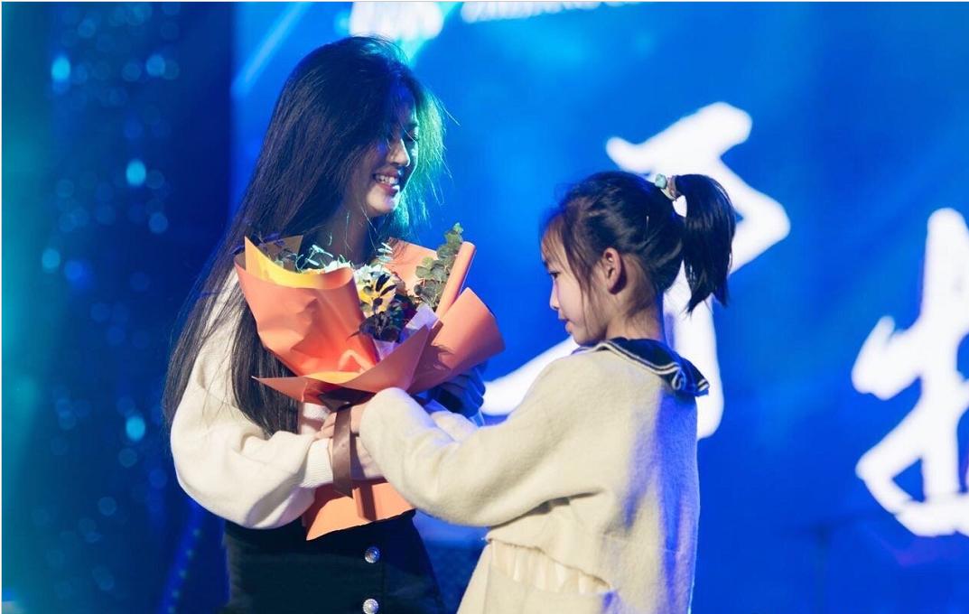 单依纯foreveryoung完整视频,好声音冠军单依纯现状