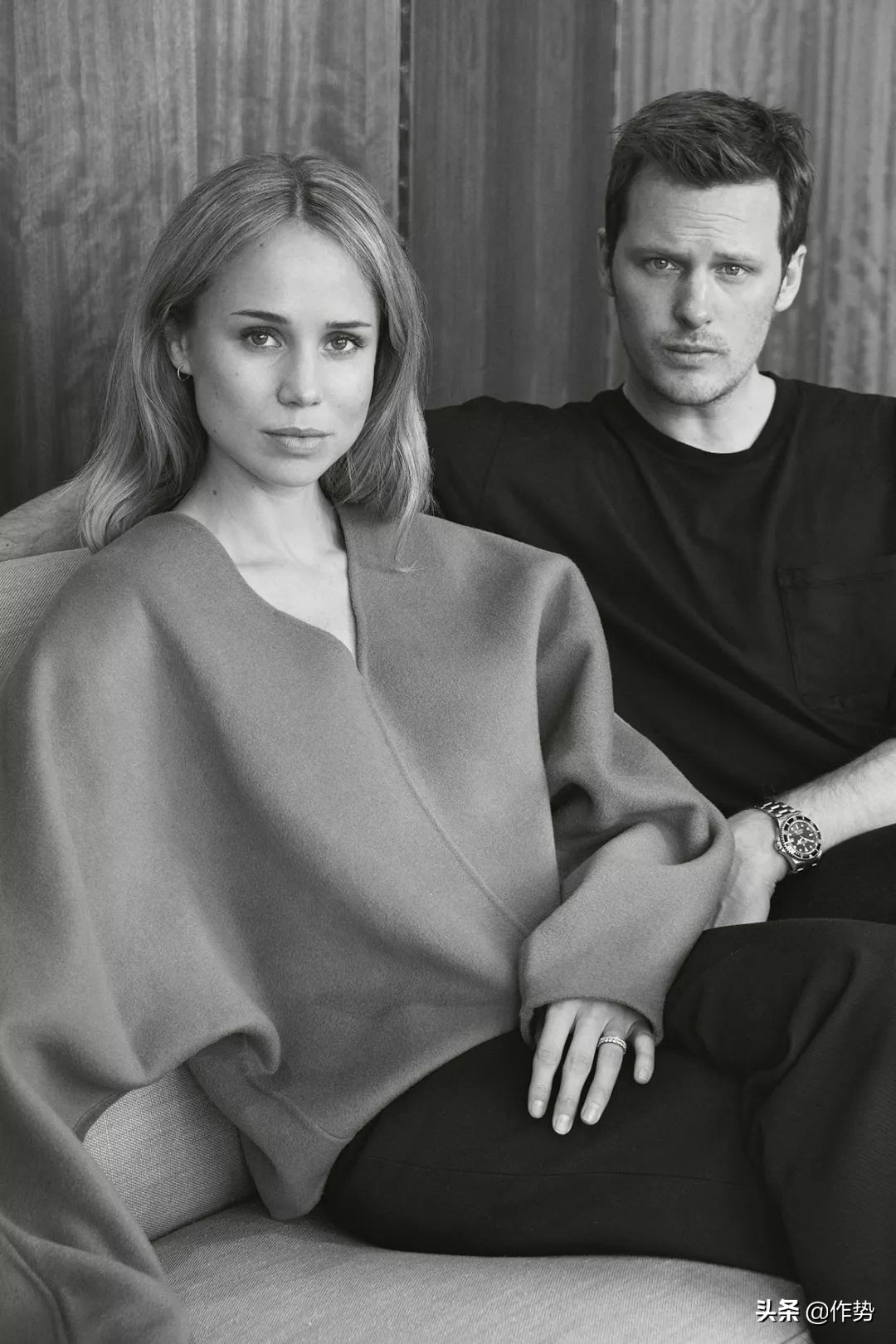 挺好的朱丽穿的衣服,都挺好的朱丽穿的大衣是啥牌子