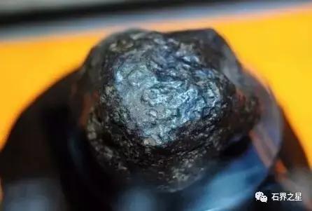 捡石头的注意了这十种石头别瞎捡,捡到石头千万不要扔掉