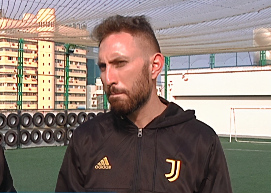 大连足球外教走进校园,西班牙足球外教进校园