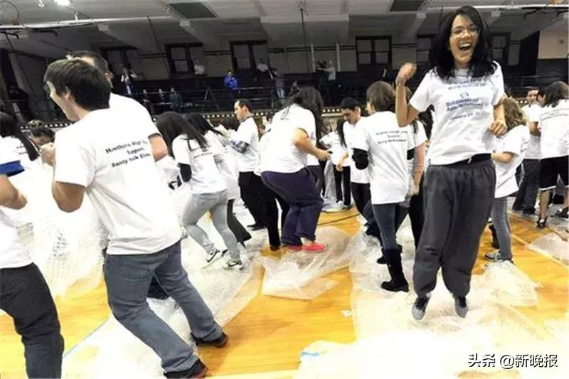 快递箱里的气泡膜,快递盒里的泡泡膜