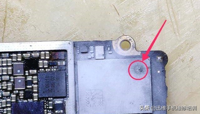 苹果手机摔了下温度过高警告,手机温度过高警告