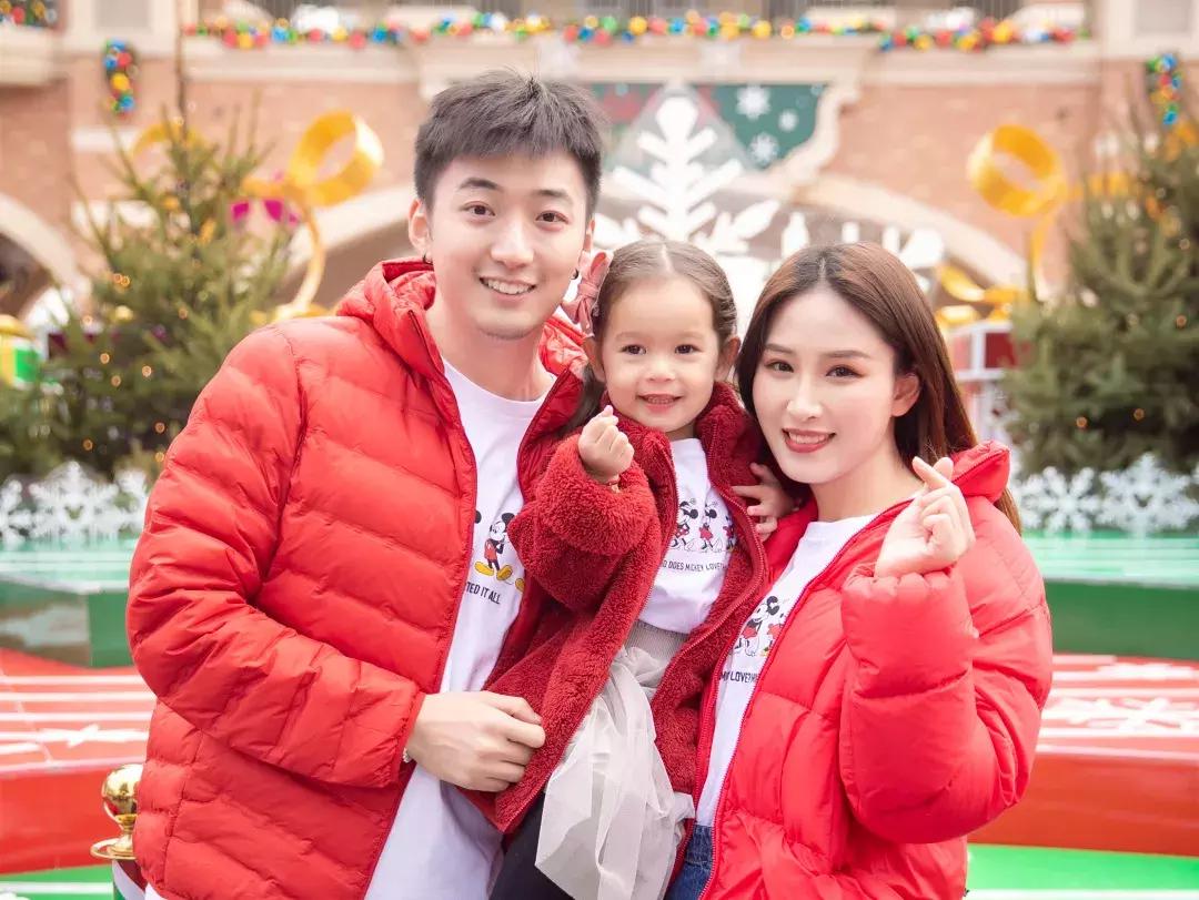 优衣库最近动漫联名,优衣库联名marimekko蓝色裙子