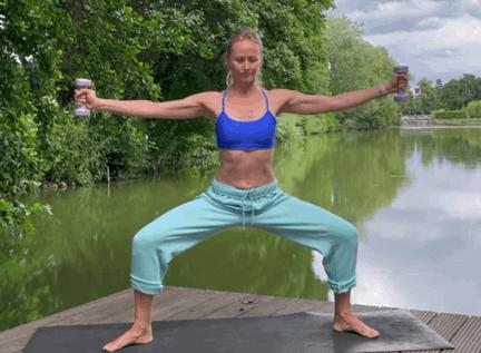 8个瘦侧腰最有效的瑜伽动作,8个瑜伽动作瘦全身