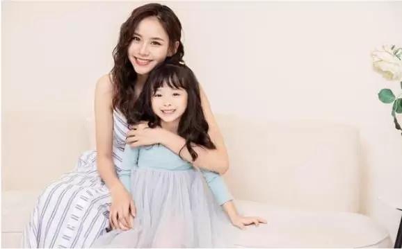 女儿越长越漂亮爸爸怀疑非亲生,女儿长得太漂亮爸爸担心