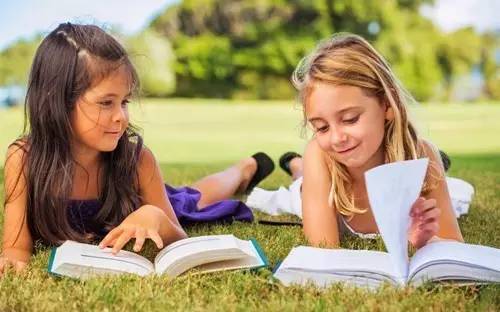 小孩喜欢上网看小说怎么办,孩子喜欢看网络小说怎么沟通