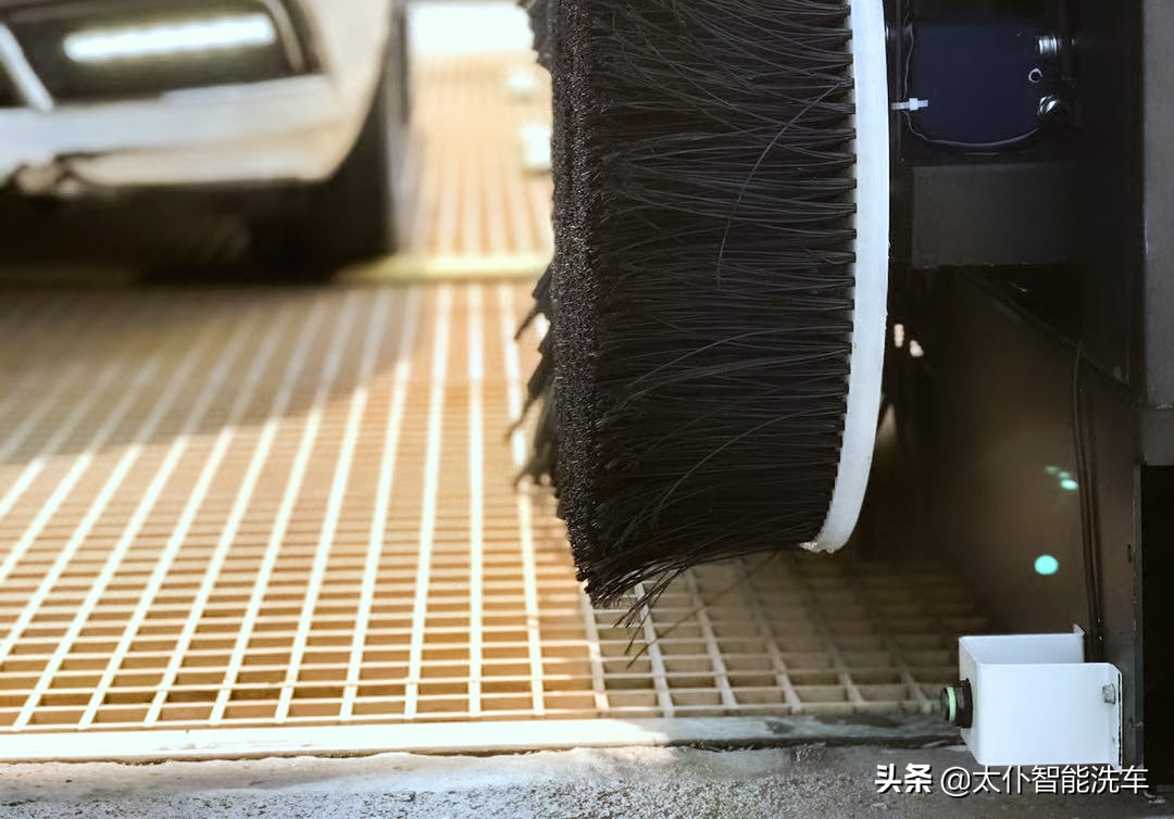 自动洗车机辊刷,全自动洗车机立刷