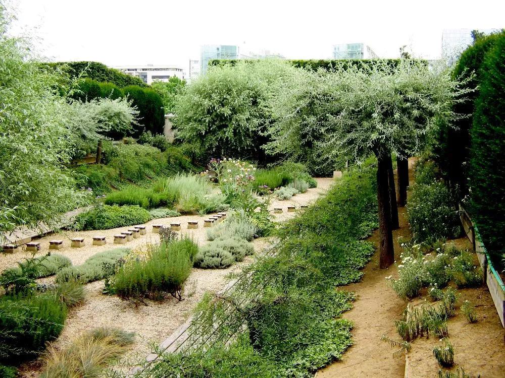 一波优雅的高差处理，漂亮