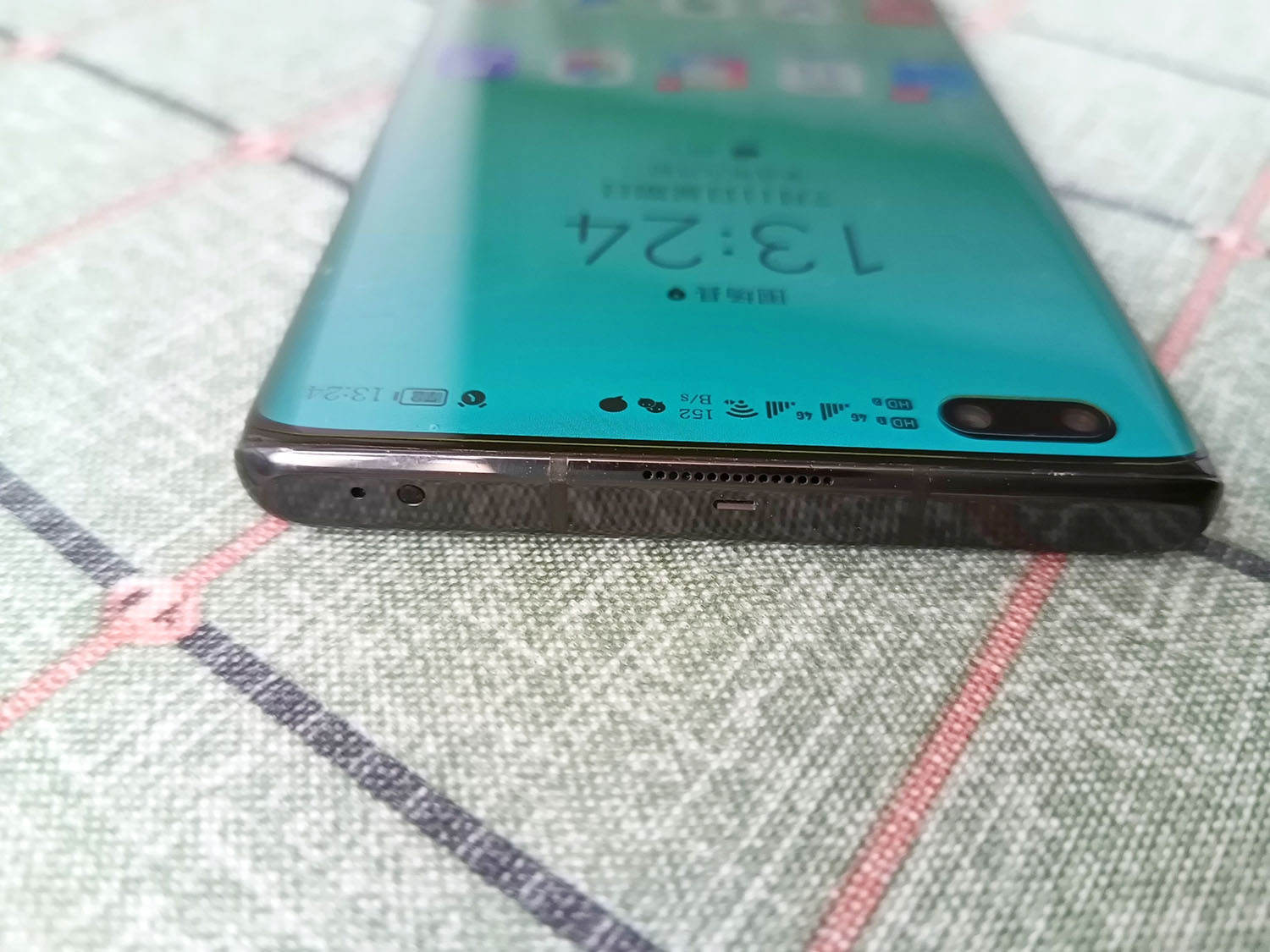 荣耀v40最详细评测,荣耀v20半年后表现如何