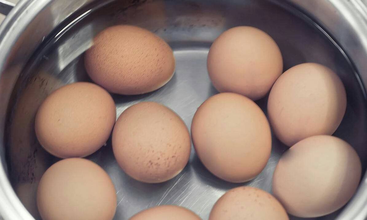 煮出来的鸡蛋有绿膜，吃了会诱发肠癌？这个绿膜究竟是什么物质