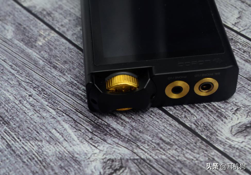 乐图墨菊值得入手吗,乐图菊花台旗舰播放器评测