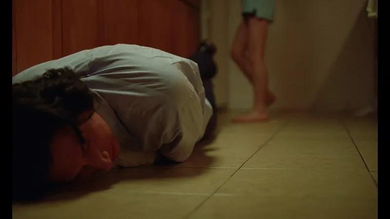 “寡姐”奉献了最好的演出，但它更有可能奥斯卡称帝。