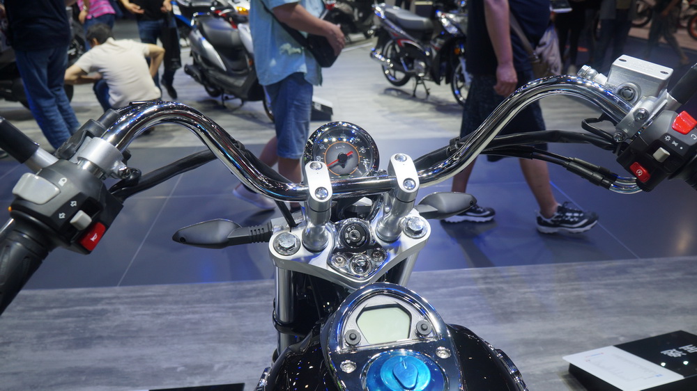 入门级国产太子车，金属味十足，配10.7升油箱，最大马力11.3匹