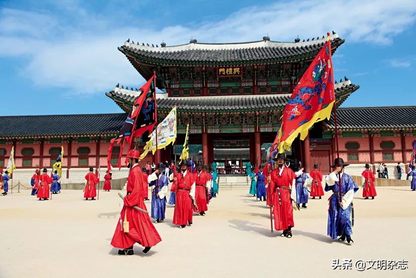 韩国传统高定服饰图片,一衣带水的韩语